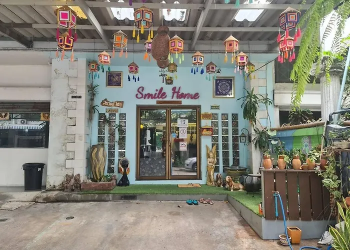 Double With Balcony & Private Bath By Smile Loft Apartment