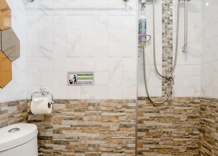 Double With Balcony & Private Bath By Smile Loft Bangkok