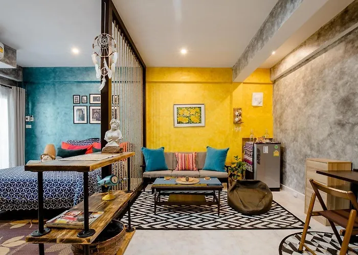 Double With Balcony & Private Bath By Smile Loft * Bangkok